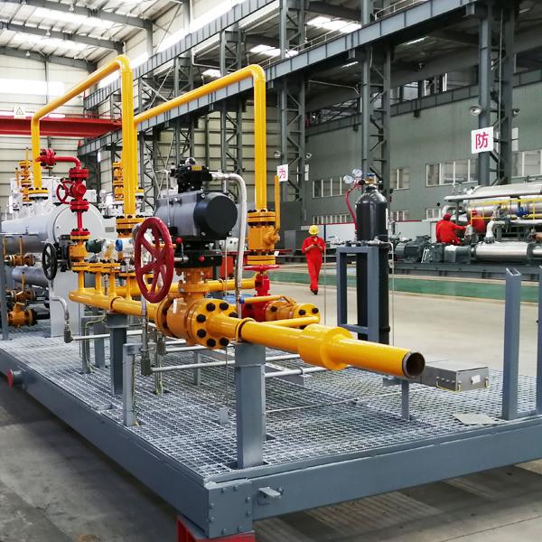 Professional pressure regulating and metering skid for natural gas