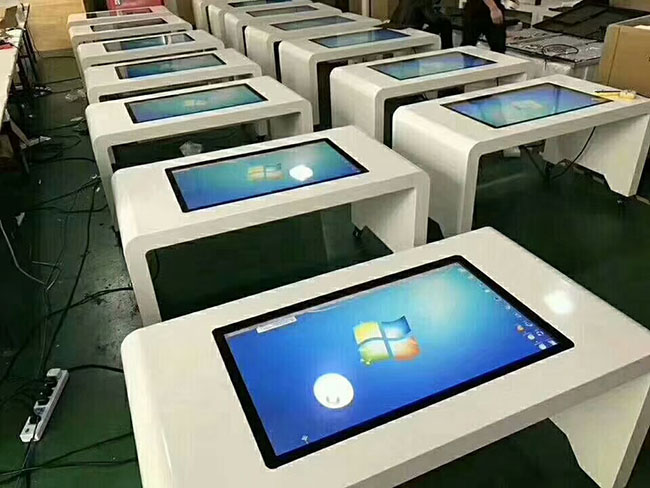 Smart Touchscreen Table LCD Advertising Multi Touch Screen Kiosk for Coffee Bar Table/Conference