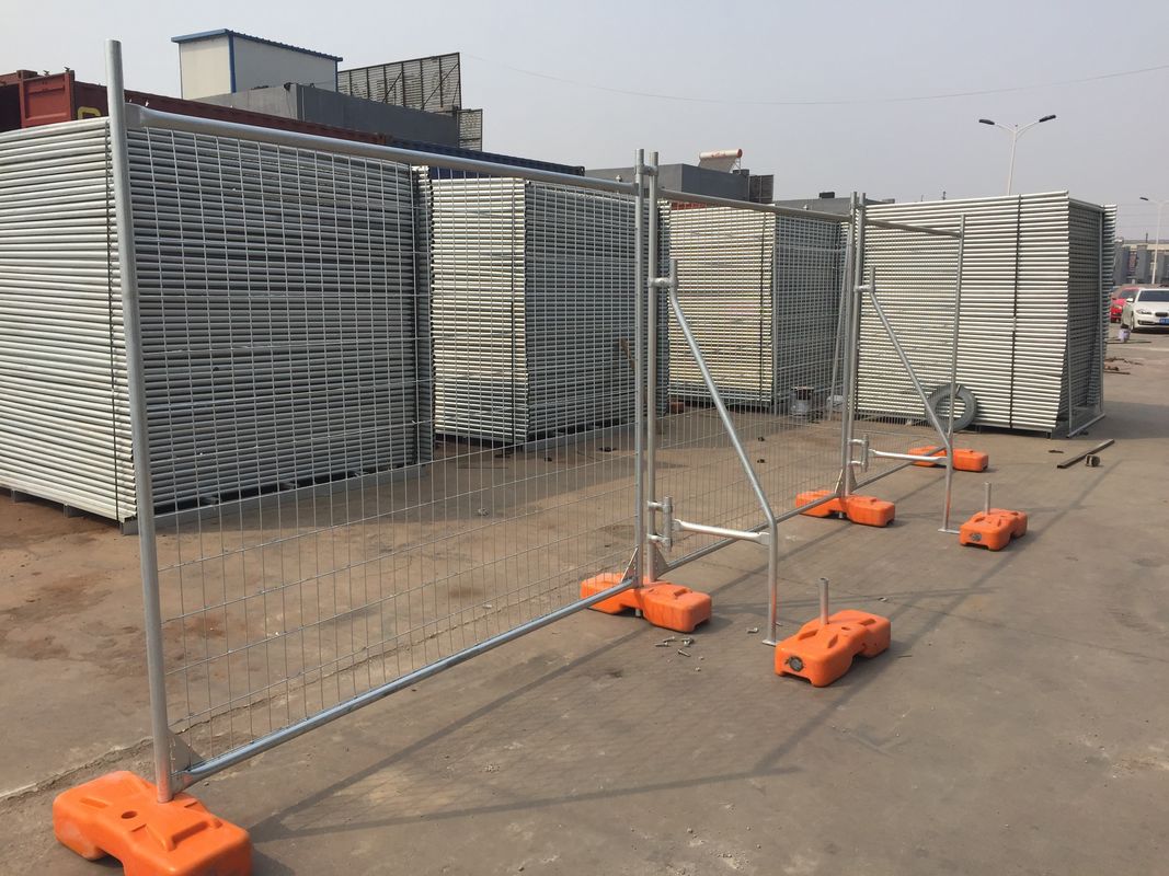 temporary fencing packing in metal pallet all brand new meet AS4687-2007 temp fence shop supplier