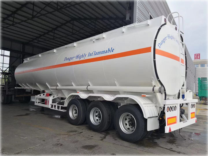tri axle fuel tanker trailer