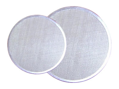 There are two twill weave stainless steel wire mesh filter discs.