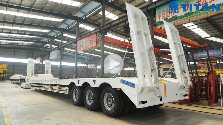 Tri Axle 80 Tons Machine Carriers Hydraulic Low Bed Trailer