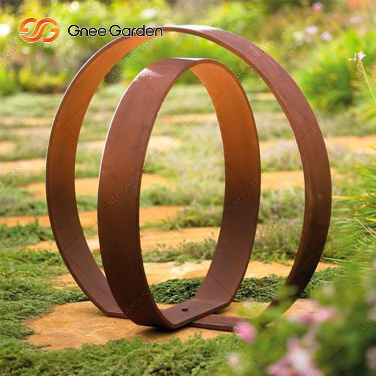We have rich experiences with more than 20 years in fabrication and installation. Our handicraft makes the whole sculpture look smoothly. We adopt the most advanced forging technology to production sculpture. This kind of craft does not limit the size of the sculpture, we have done the largest sculpture more than 100 meters tall.