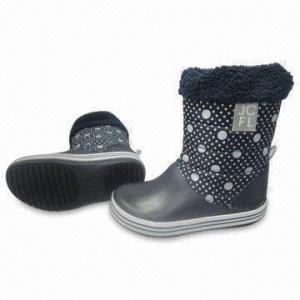 China Water-resistant Winter Boots, Suitable for Children, with TPR Antislip Outsole Design on sale 