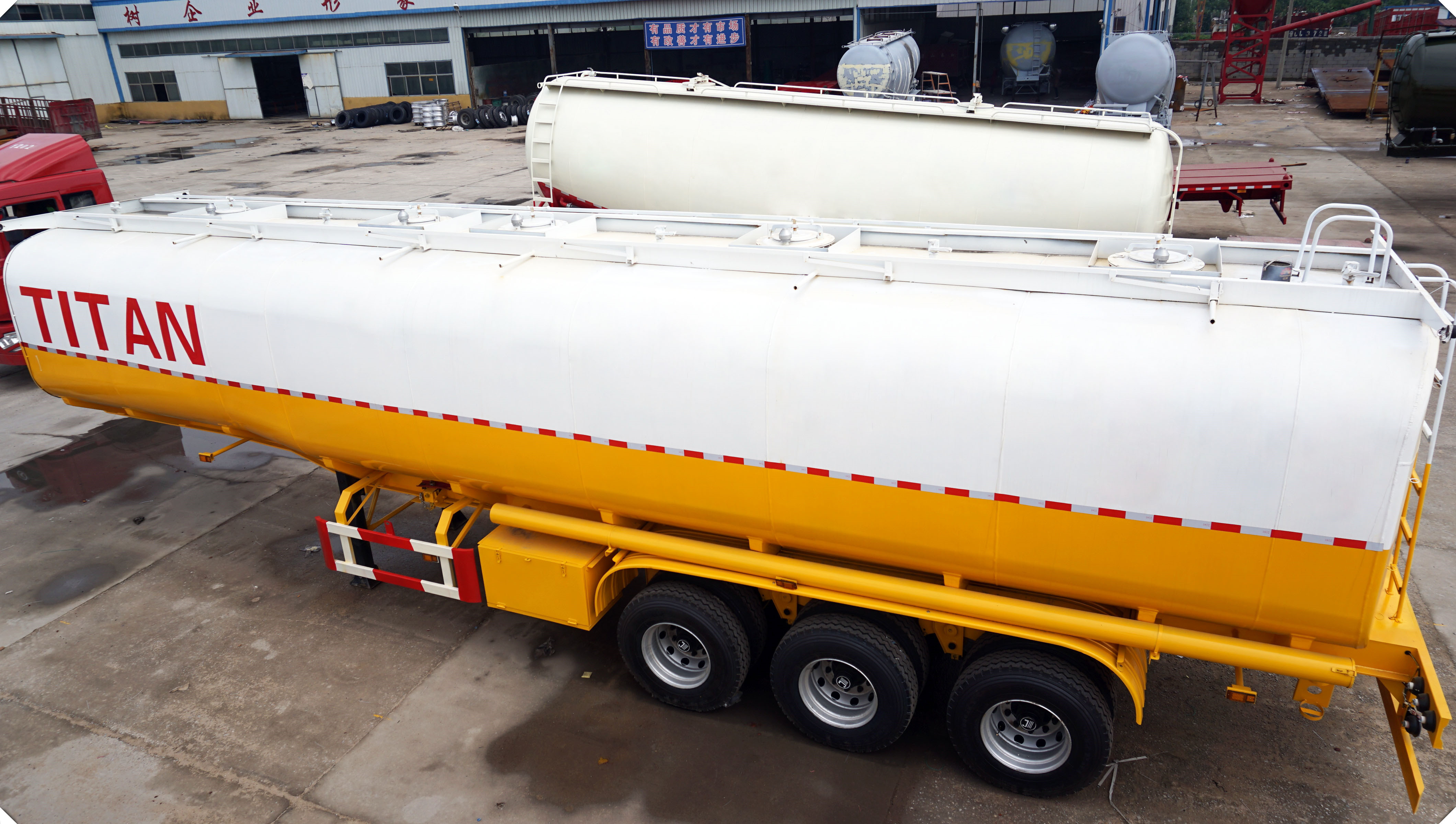3 axles distribution fuel tanker trailer with four company compartment tank trailer