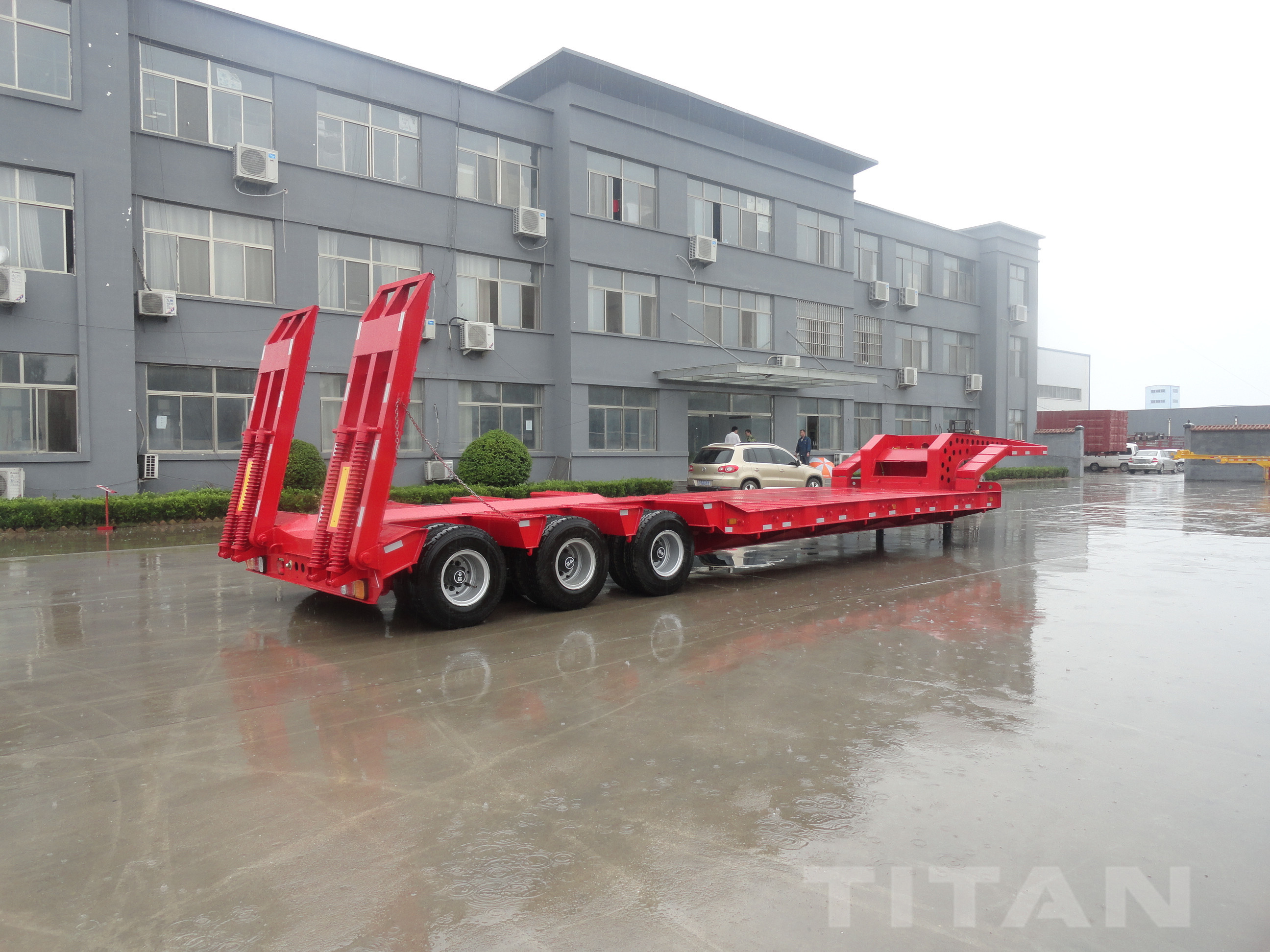 3 axles low loader semi trailer with fuwa axle carry construction equipment have good quality and good service