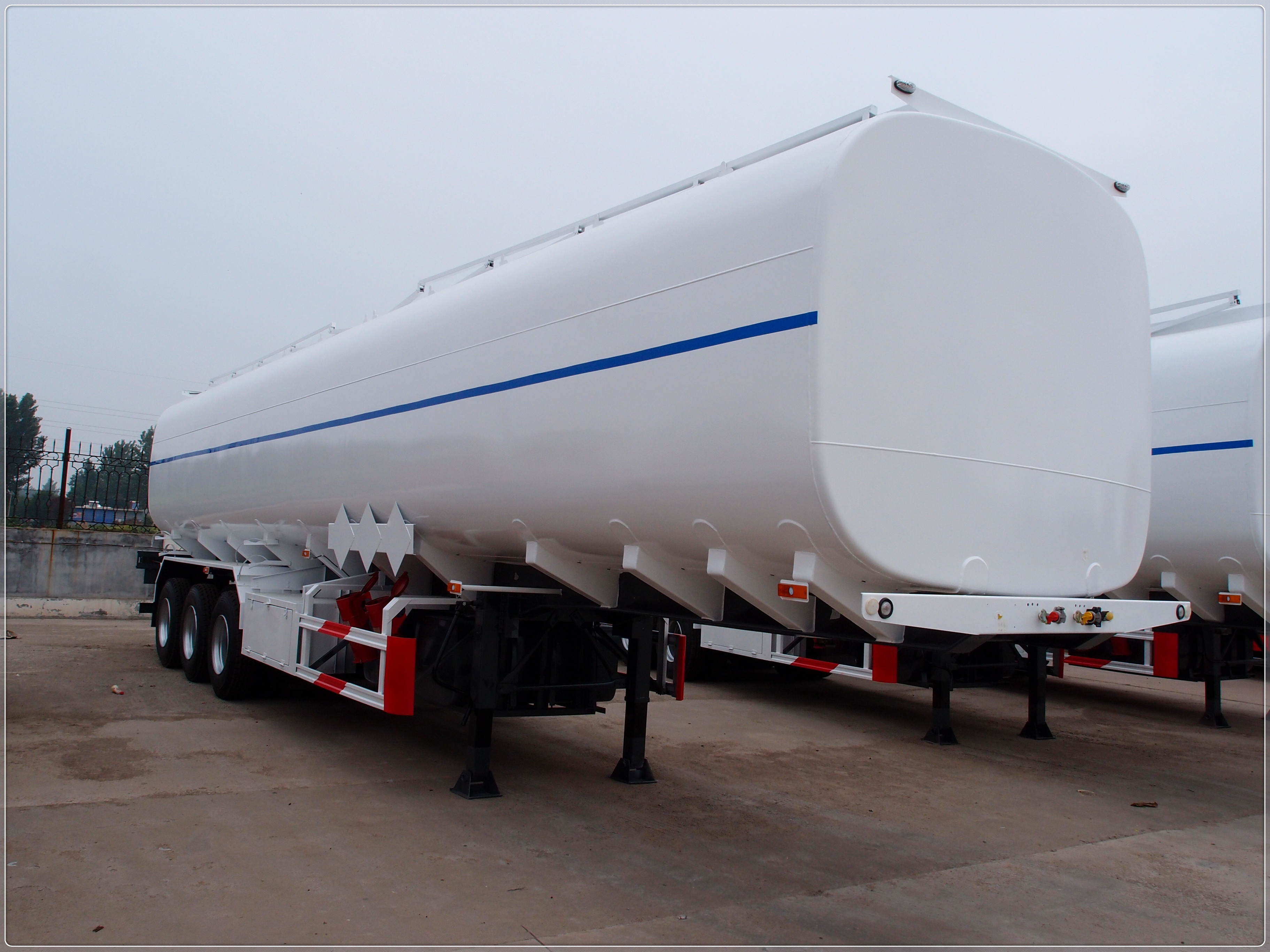 3 axles 36000 liters fuel tanker semi trailer with four company compartment tank trailer have 12 pcs tire