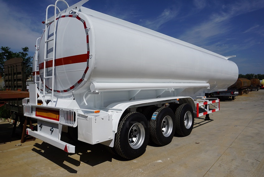 Titan produced the fuel transportation tanker trailer use advanced technology and good quality accessories.