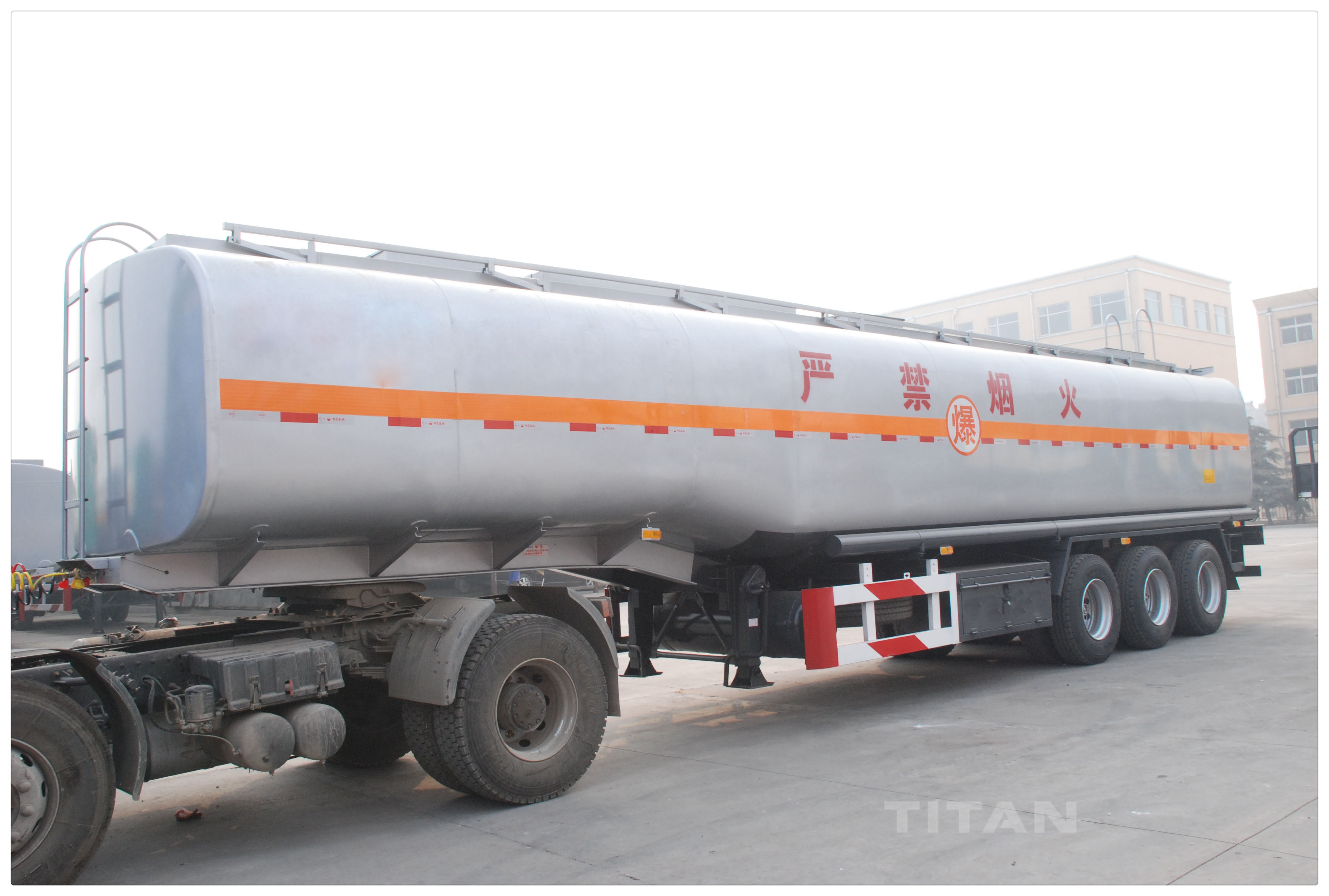 tri-axle fuel tanker truck trailer with carbon steel fuel tank semi trailer will send to customer