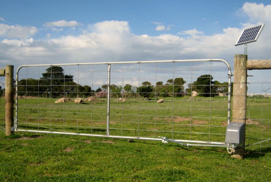Factory 12ft fully welded mesh farm livestock corral gate with hinge
