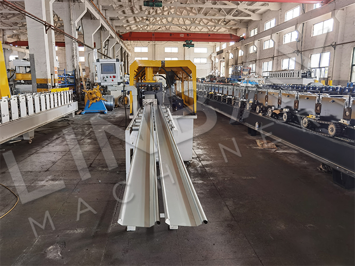 Cast Iron Structure Chain DriveRolling Shutter Door Roll Forming Machine With Hydraulic Cut