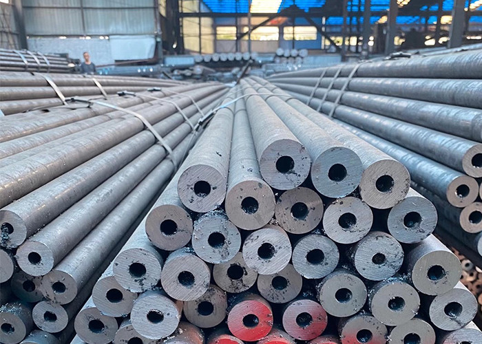 4 Inch Sch40 Heat Resistant DIN 17175 15CrMo Seamless Steel Pipe For Construction