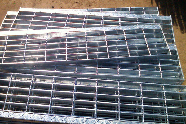 Steel ladder step grating plate T3