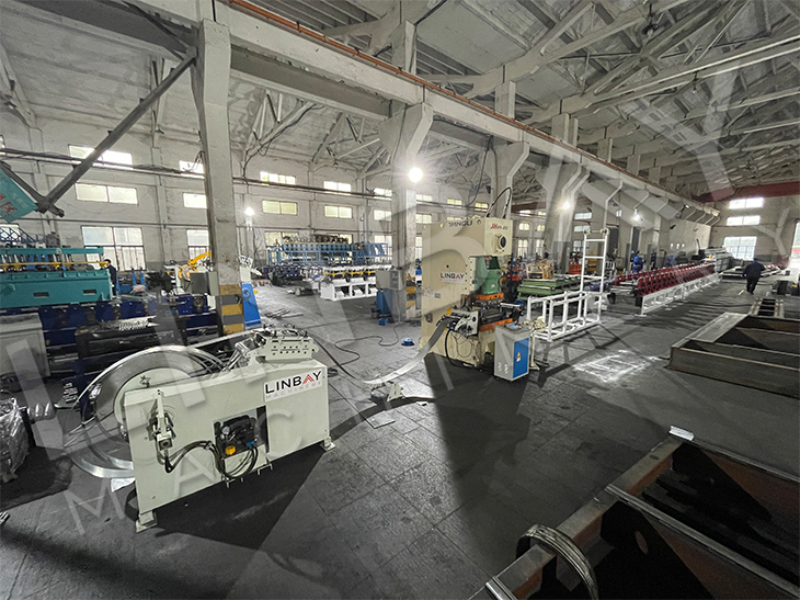 Gearbox Drive Galvanized Solar Rack Roll Forming Production Line With Flying Cutting