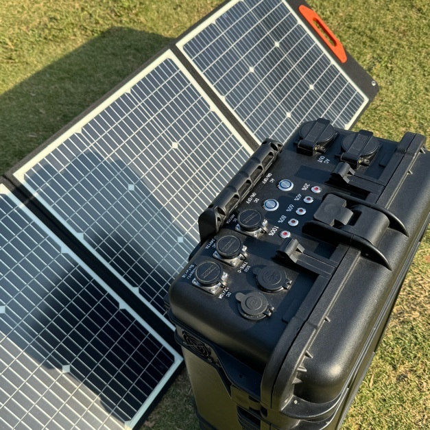 Outdoor Portable Mobile Power Supply 3000W Solar Generator AC Output 110V/220V Household Emergency Power Station