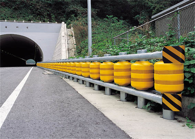Yellow Red EVA Filled Safety Roller Barrier High Energy Absorption And Low Reaction 0