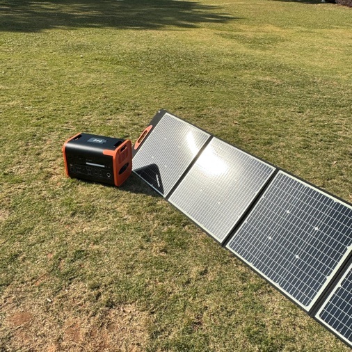 Newly Designed Monochrome Black Portable Solar Panel 200W Foldable Solar Panel Kit with Power Supply