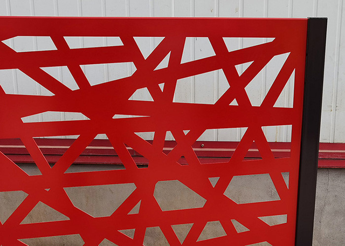 Metal Garden Ornaments GN-SP-166 Laser Cutting Red Painted Steel Screen Panel With Geometric Pattern