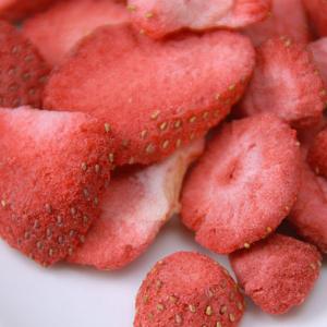 China Freeze Dried Strawberries Sliced Healthy Snacks Freeze Dried Fruit on sale 