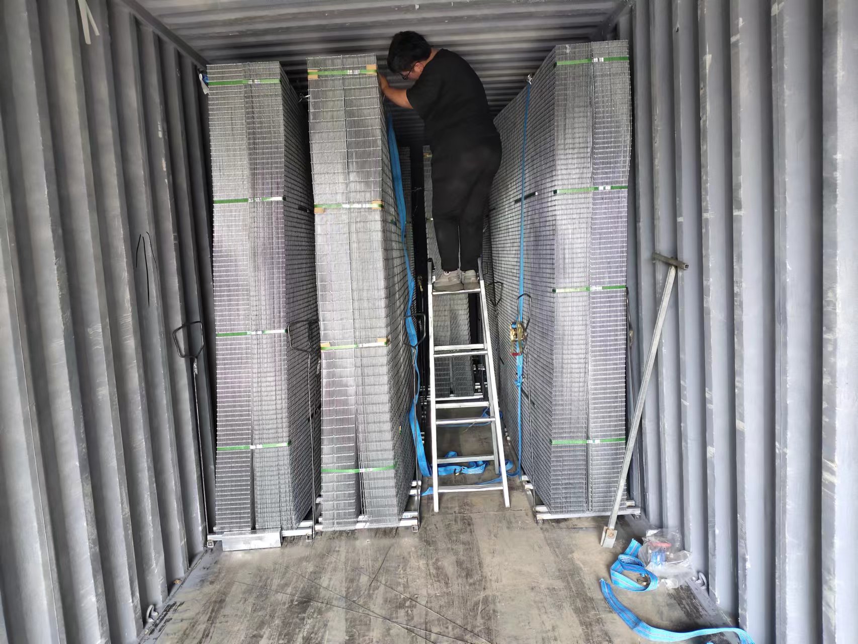 welded wire mesh panels packing