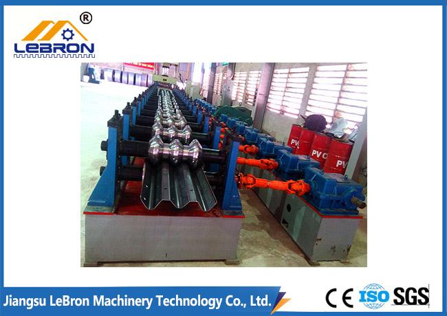 Highway corrugated steel guardrail roll forming machine 2018 new type roll forming machine made in China