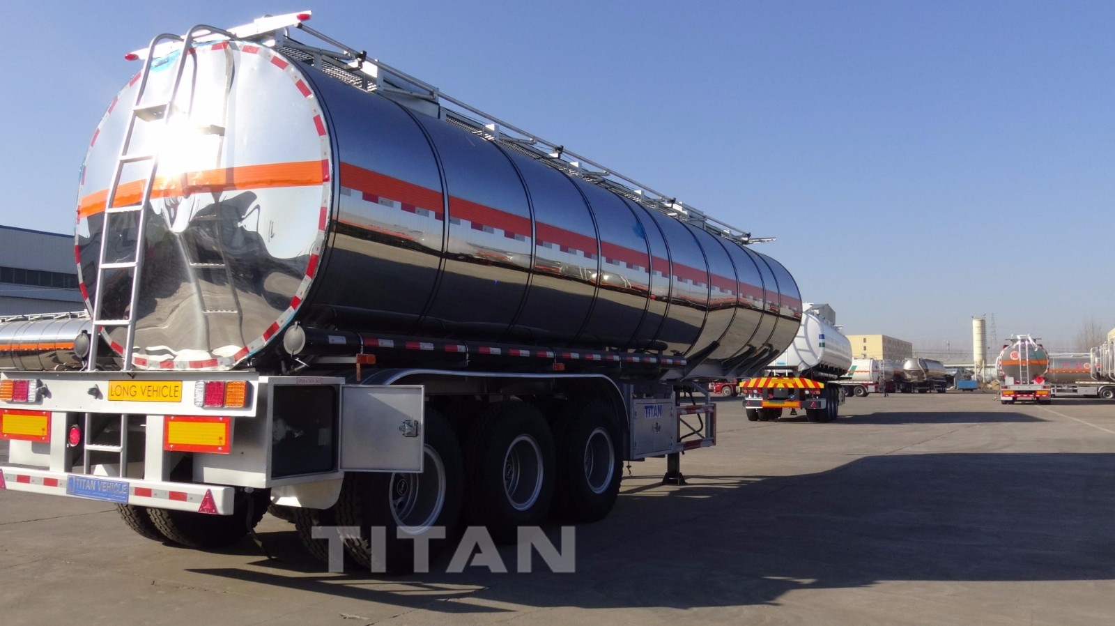 Stainless steel tanker trailer
