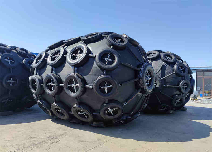 Yokohama Type Floating Pneumatic Marine Rubber Fenders With Chain And Tire Net 1
