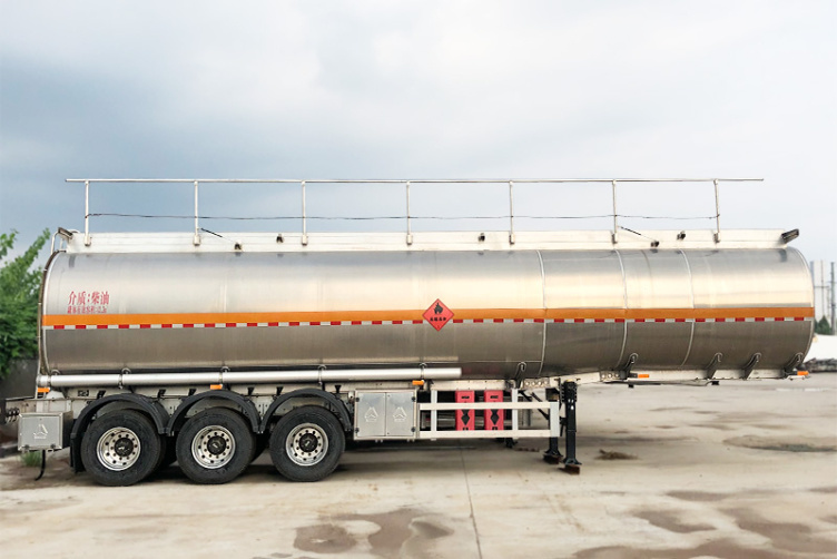 Tri-Axle 45000 50000 Liter Fuel Tanker Crude Oil Tank Trailer for Sale