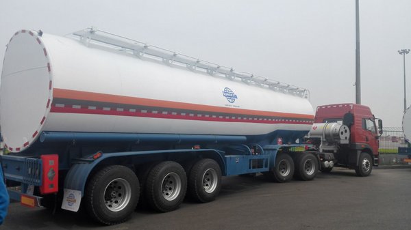 Tanker trailer on the road of delivering to the port