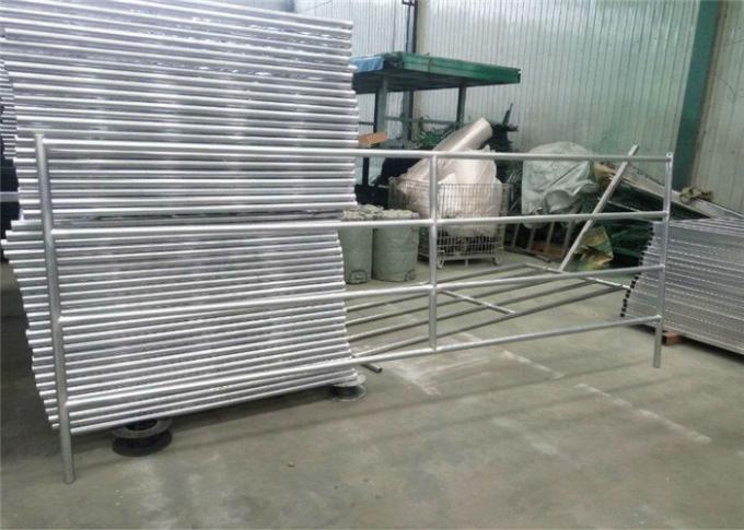 Galvanized Livestock Fence Panels , Heavy Duty Cattle Gates Customized Size
