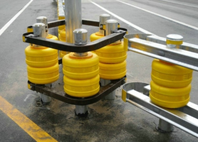 Yellow Red EVA Filled Safety Roller Barrier High Energy Absorption And Low Reaction 2