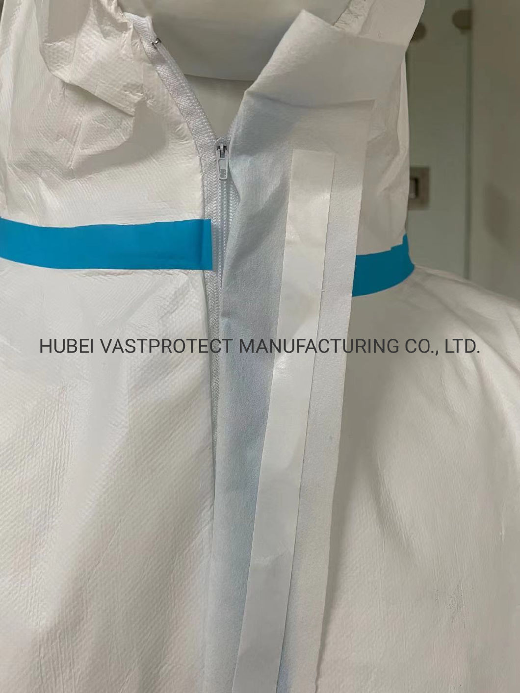 CE Approved En14126 Cat III Type 4/5/6 Disposable White Coverall with Blue Tape