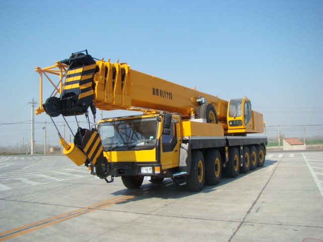 Top quality 110T lifting capability mobile crane QLY110 truck crane