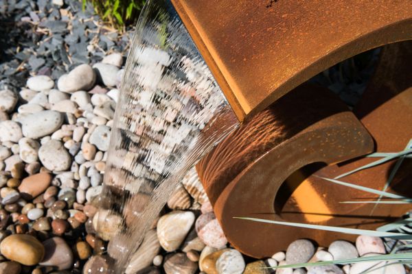 Outdoor Metal Water Feature Corten Steel Water Fountain Garden Ornament 