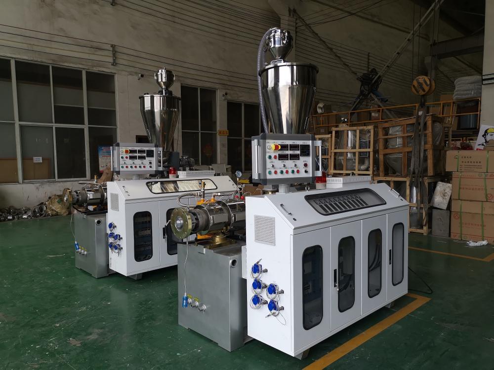 0 Conical Twin Screw Extruder3