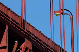 A picture of golden gate bridge, one of the hotspots for suicide in San Francisco. 