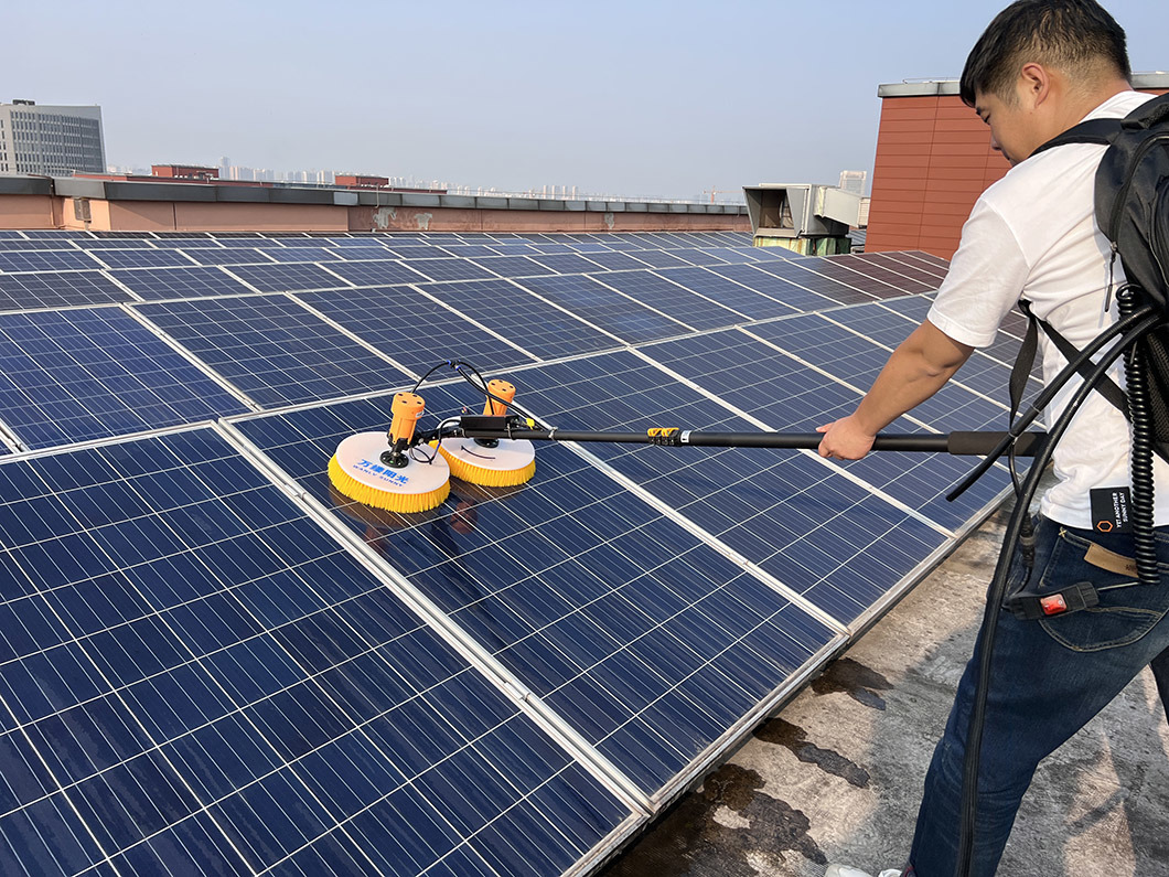 OEM Factory Electrical Solar Panel Cleaning Rotating Machine Brushes Solar Panel Cleaning Robot