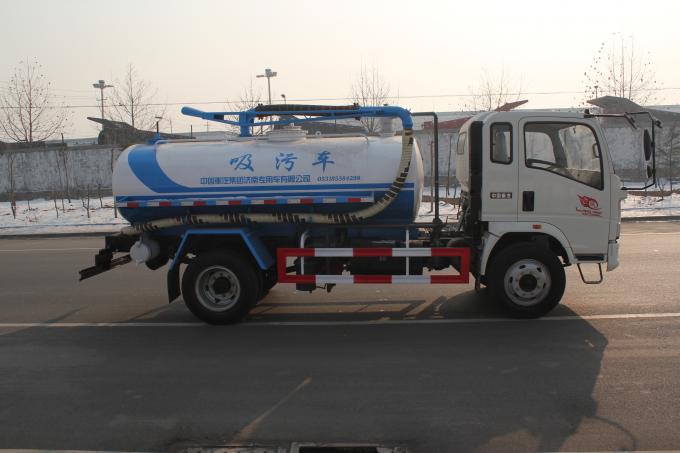EURO II 6M3 290hp howo Sewage Suction Truck , Pump Speed 500r / min