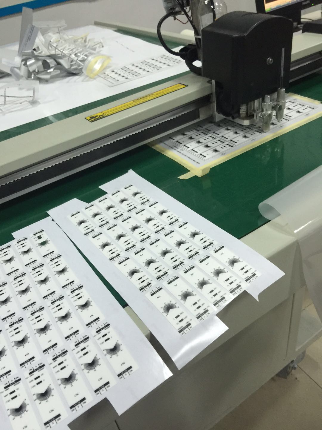 Label cutter pattern making small production machine