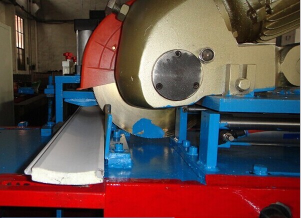 High Speed PU Shutter Door Roll Forming Machine 0.27mm-0.4mm Fly Saw Cutting