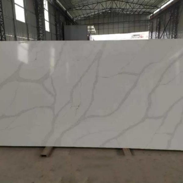 Fish Belly White Artificial Quartz Stone With Flat Eased Edge
