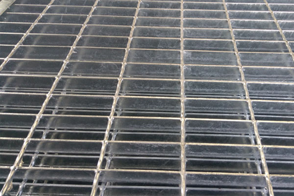 Chemical plant steel grating