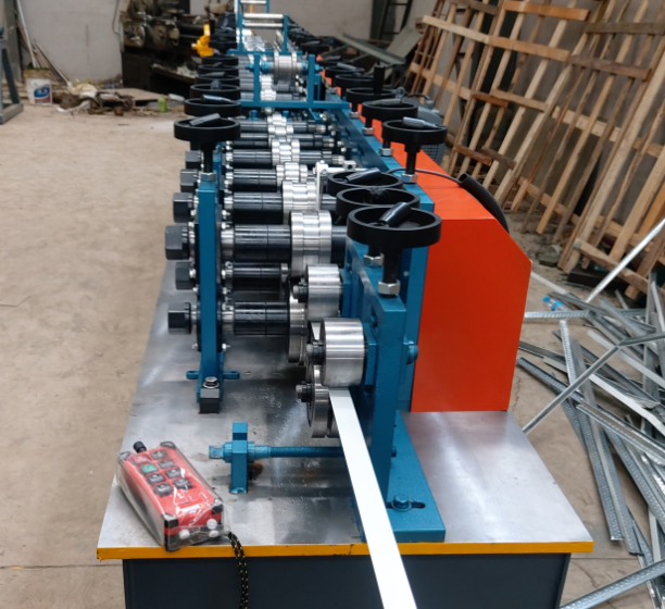 Main rolling machine of T gird machine 