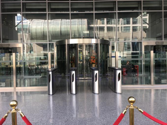 High Security ElectronicFlap Barrier Gate Turnstile For Financial Building 4