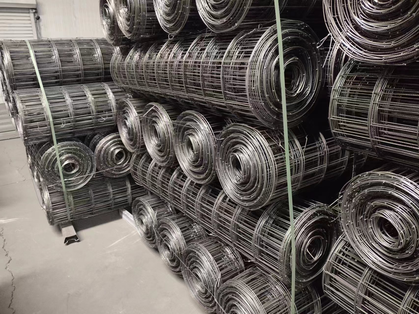 3mm Welded Wire Mesh Roll Black For Concrete Reinforcing 0