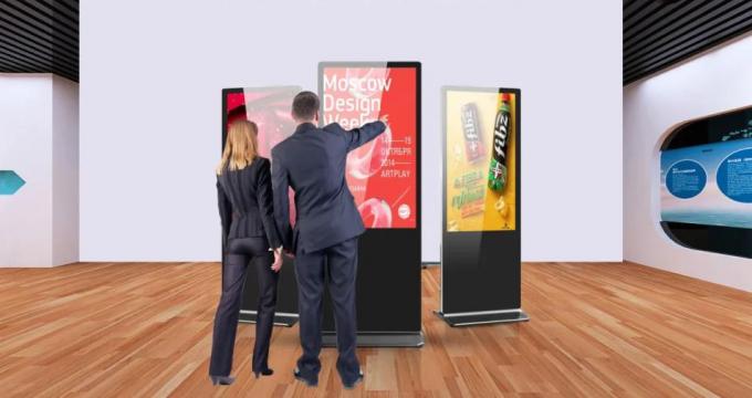 Touchscreen Kiosks Indoor  LCD Signage Advertising For Retail Store 0
