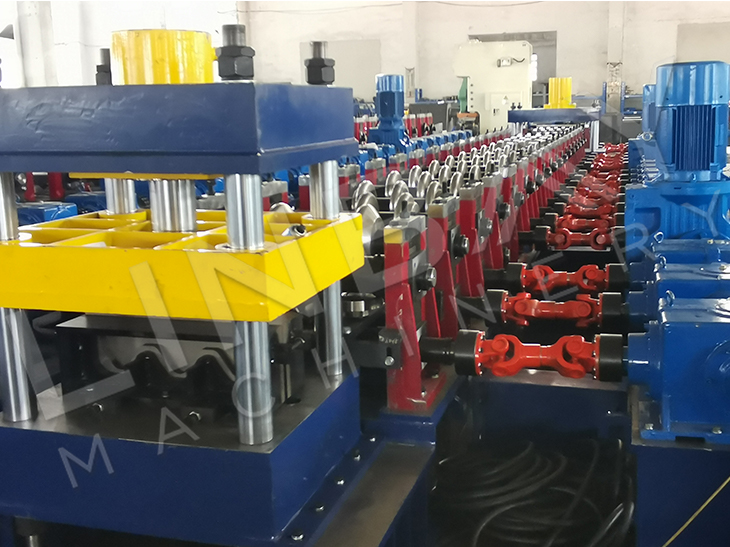 Gearbox Drive Cast Iron Structure W-Beam And Thrie-Beam Highway Guardrail Roll Forming Machine