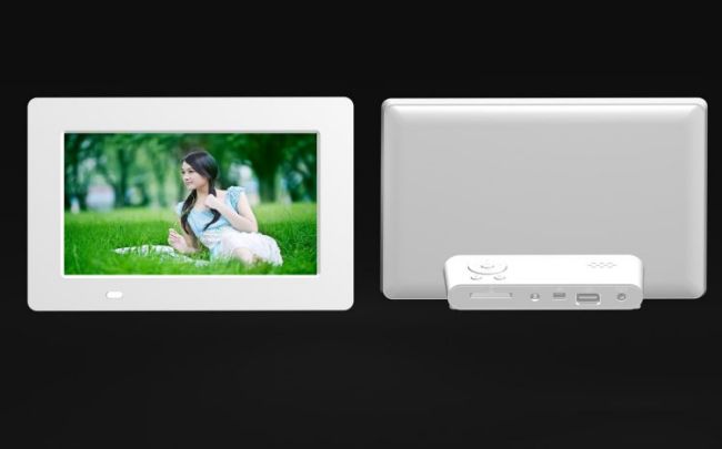 digital picture frame wall