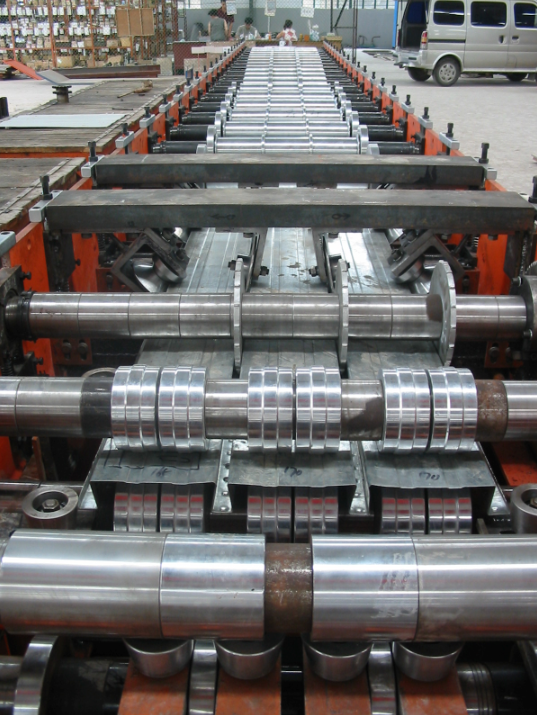 Dovetail Deck rolling forming machine