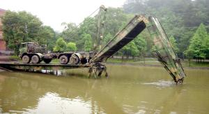 China 15m Span Heavy Mechanized Bridge With Advanced Engine, Gearbox For Dry Gaps and Marshland on sale 